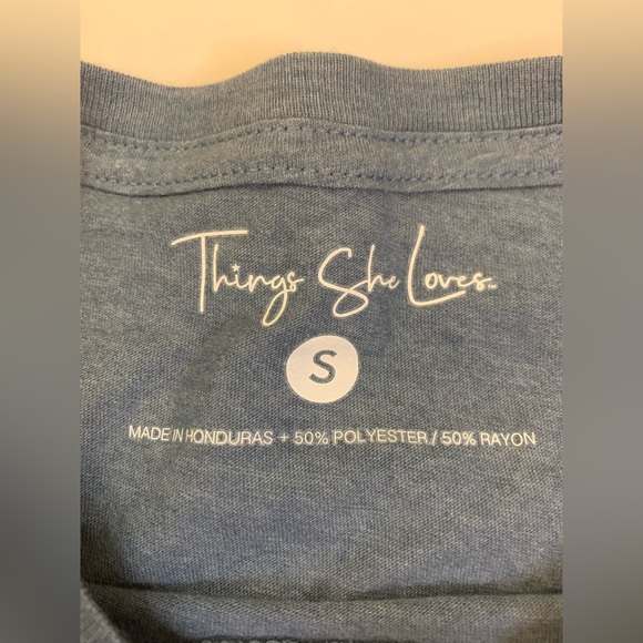 NWT Christmas Shirt by things she loves, women’s size small, long sleeve (bin B) - Picture 4 of 8